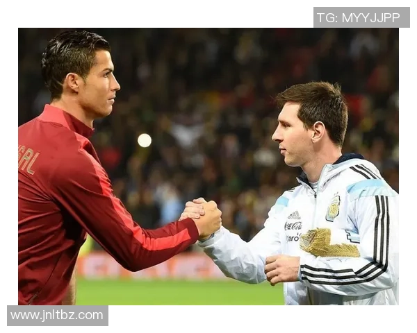 梅西与C罗：两位足球传奇的巅峰对决与辉煌人生