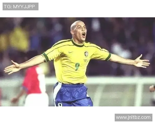 足坛左翼球星成长轨迹与巅峰时刻全面解析