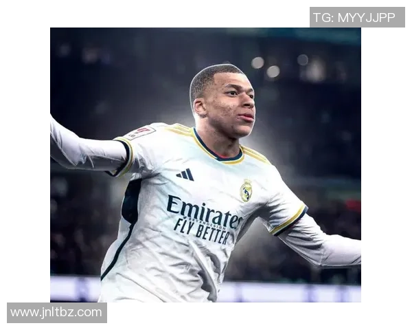 踢足球的球星也是模特吗揭秘运动员与时尚界的跨界之路