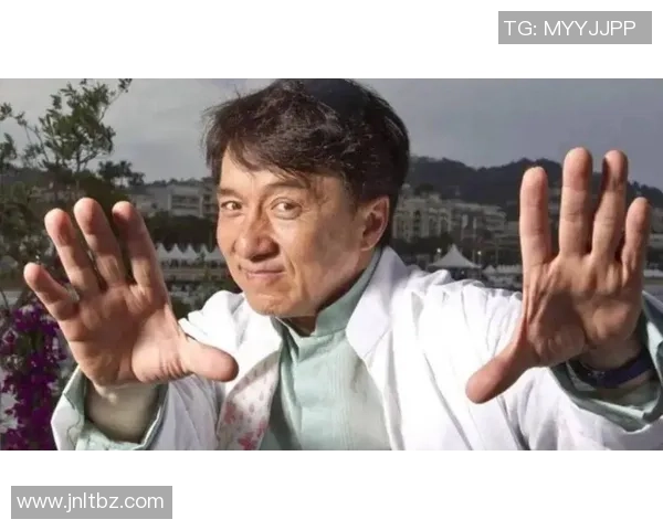 成龙携手世界足球巨星共谱激情绿茵与银幕跨界传奇 成龙携手世界足球巨星共谱激情绿茵与银幕跨界传奇